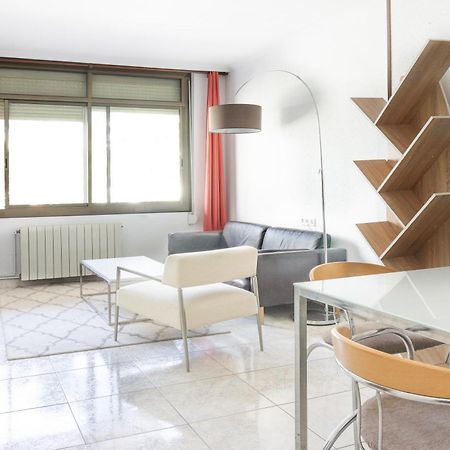 Charming Rooms In Shared Apartment Near Camp Nou Barcelona Kültér fotó